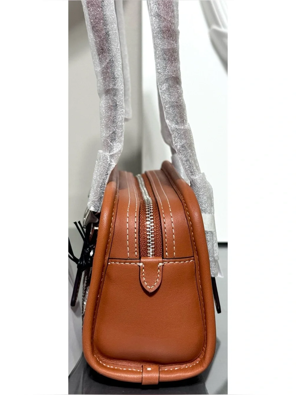 COACH Swing Zip Bag 20 In Crystal Signature Jacquard, BURNISHED AMBER